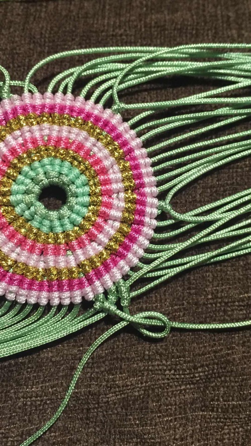 原创挂饰 青青草丝桃花妆教程 第27步