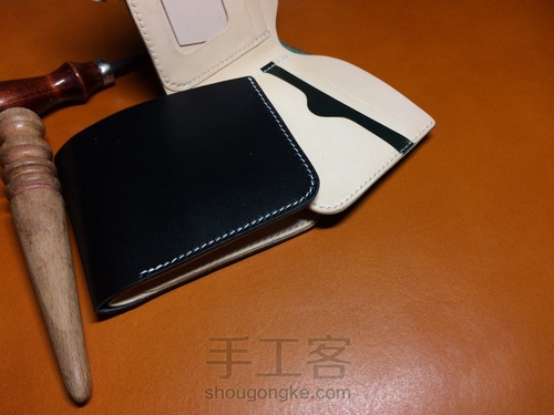 自己挺喜欢且又实用的钱包，发个制作过程，与大家分享。 第4步
