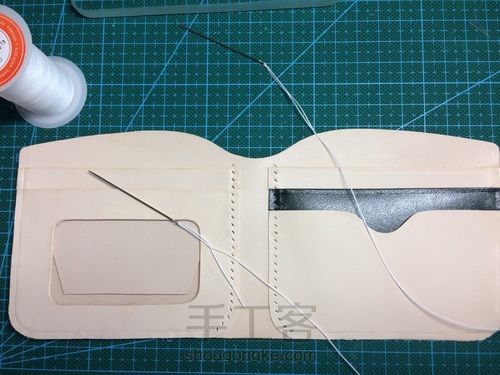 自己挺喜欢且又实用的钱包,发个制作过程,与大家分享。 第7步