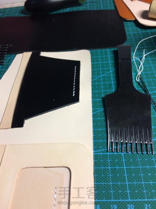 自己挺喜欢且又实用的钱包，发个制作过程，与大家分享。 第17步