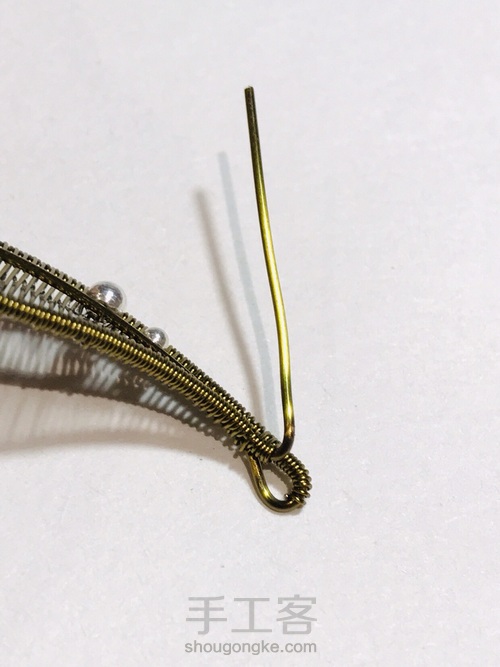 【双线编织的应用】“秋叶”一体式耳环 第13步