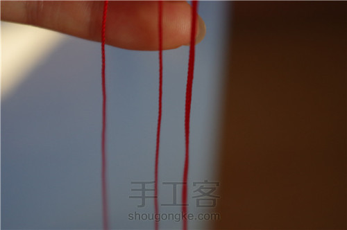 两圈的细红绳手链转运珠本命年手链的编法 第10步