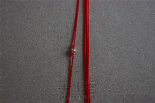 两圈的细红绳手链转运珠本命年手链的编法 第24步