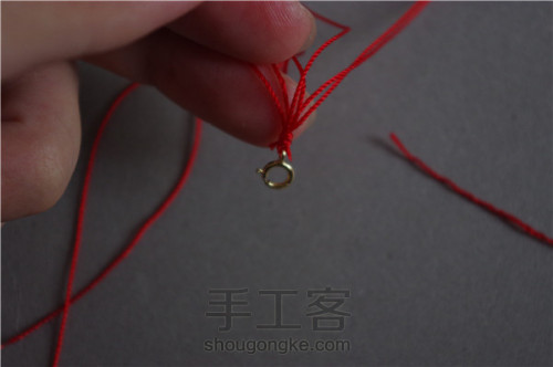 两圈的细红绳手链转运珠本命年手链的编法 第34步