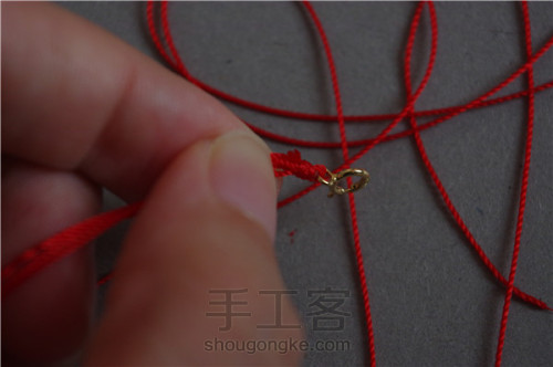 两圈的细红绳手链转运珠本命年手链的编法 第36步