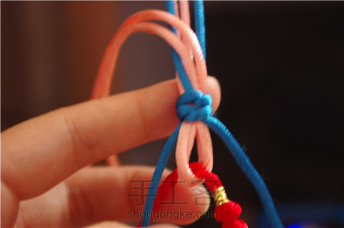 两圈的细红绳手链转运珠本命年手链的编法 第39步