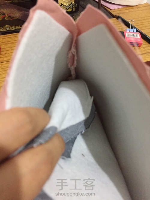 原创手绘翻盖口金包包 第7步