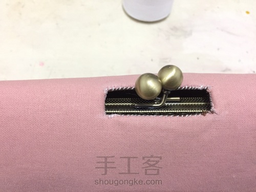 原创手绘翻盖口金包包 第15步