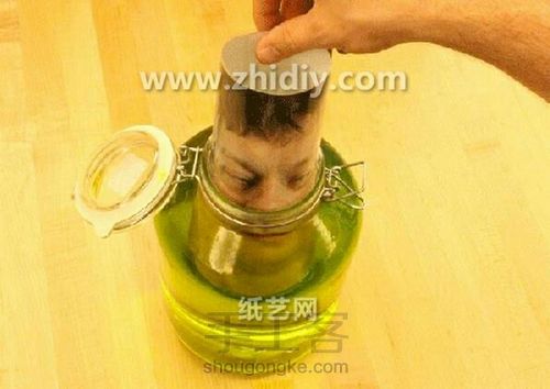愚人节如何整人超恐怖玻璃瓶里面的人头手工制作教程 第4步