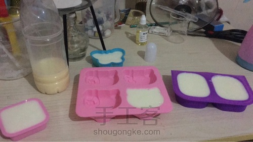 母乳皂的制作（皂基版） 第4步