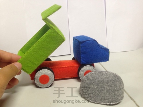 不织布翻斗小卡车 第24步