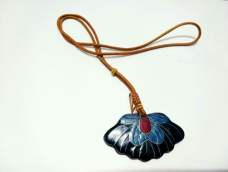 景泰蓝，工艺上称为铜胎掐丝珐琅，是中国传统的皇家艺术。