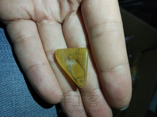 蜜蜡随形孔雀鱼 第7步