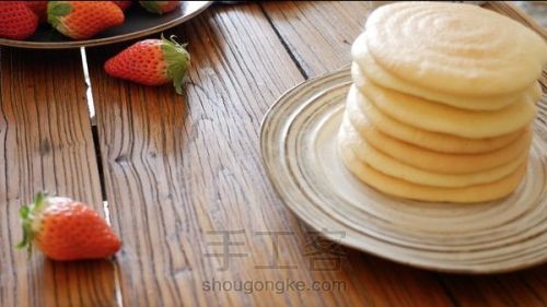 韩国最热门的甜品店Le Bread Lab的草莓蛋糕卷 第14步