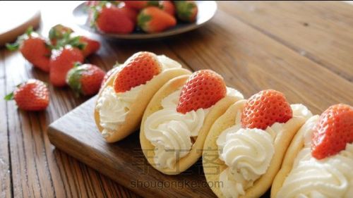 韩国最热门的甜品店Le Bread Lab的草莓蛋糕卷 第20步