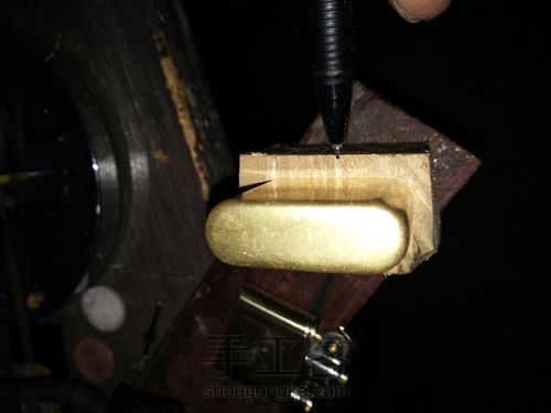 瘤疤黄金樟打火机 第3步