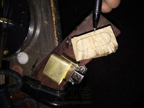 瘤疤黄金樟打火机 第4步