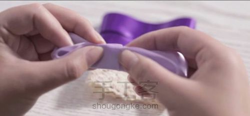 一分钟就可以学会做小发夹 第3步