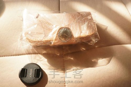 一直特别喜欢的红月的风格,自己仿做了一款 第14步