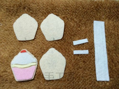 娃用小蛋糕挎包 第1步