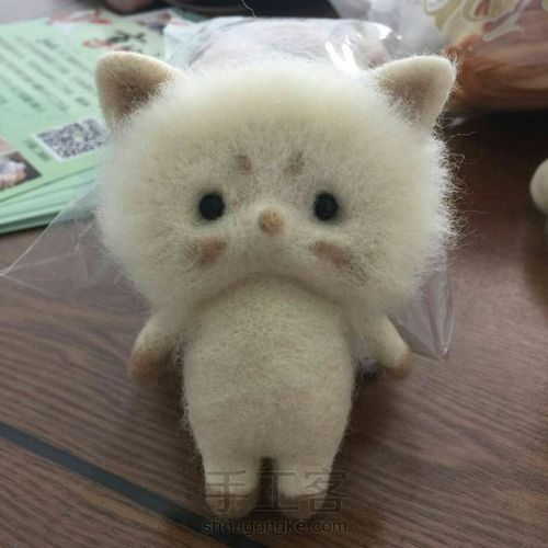 羊毛毡戳戳乐创意礼物,萌萌的娃娃,毛茸茸的好讨喜 第6步