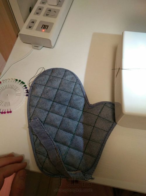 旧牛仔裤改造隔热手套 第11步