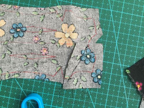 【Momo手作】六分娃 可儿 旗袍 第11步