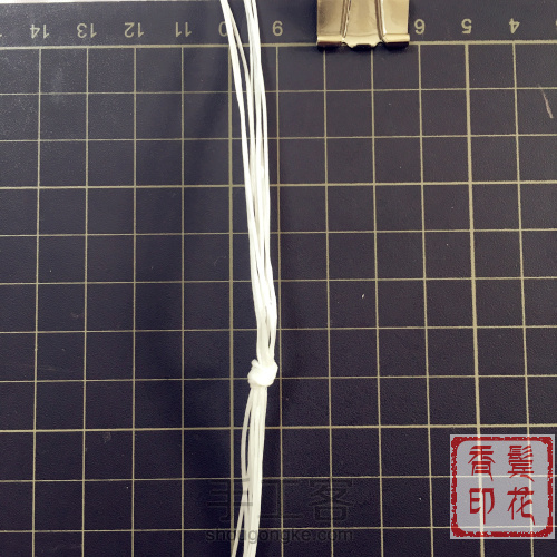 很彩虹的一款手绳 第1步