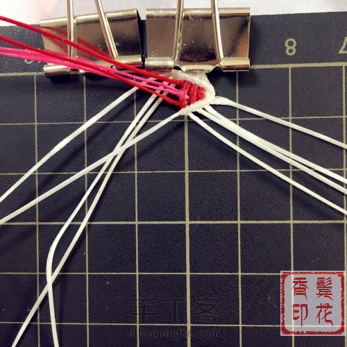 很彩虹的一款手绳 第13步