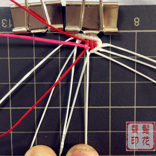 很彩虹的一款手绳 第11步