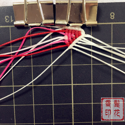 很彩虹的一款手绳 第15步