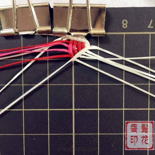 很彩虹的一款手绳 第14步