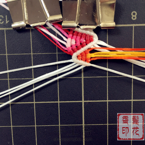 很彩虹的一款手绳 第21步