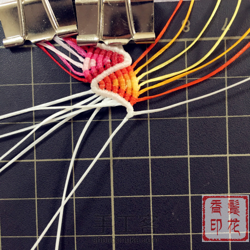 很彩虹的一款手绳 第24步