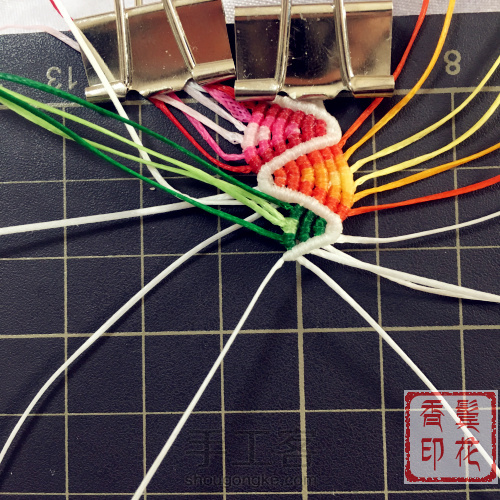 很彩虹的一款手绳 第29步