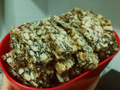 香气四溢的松子果仁酥糖 第1步