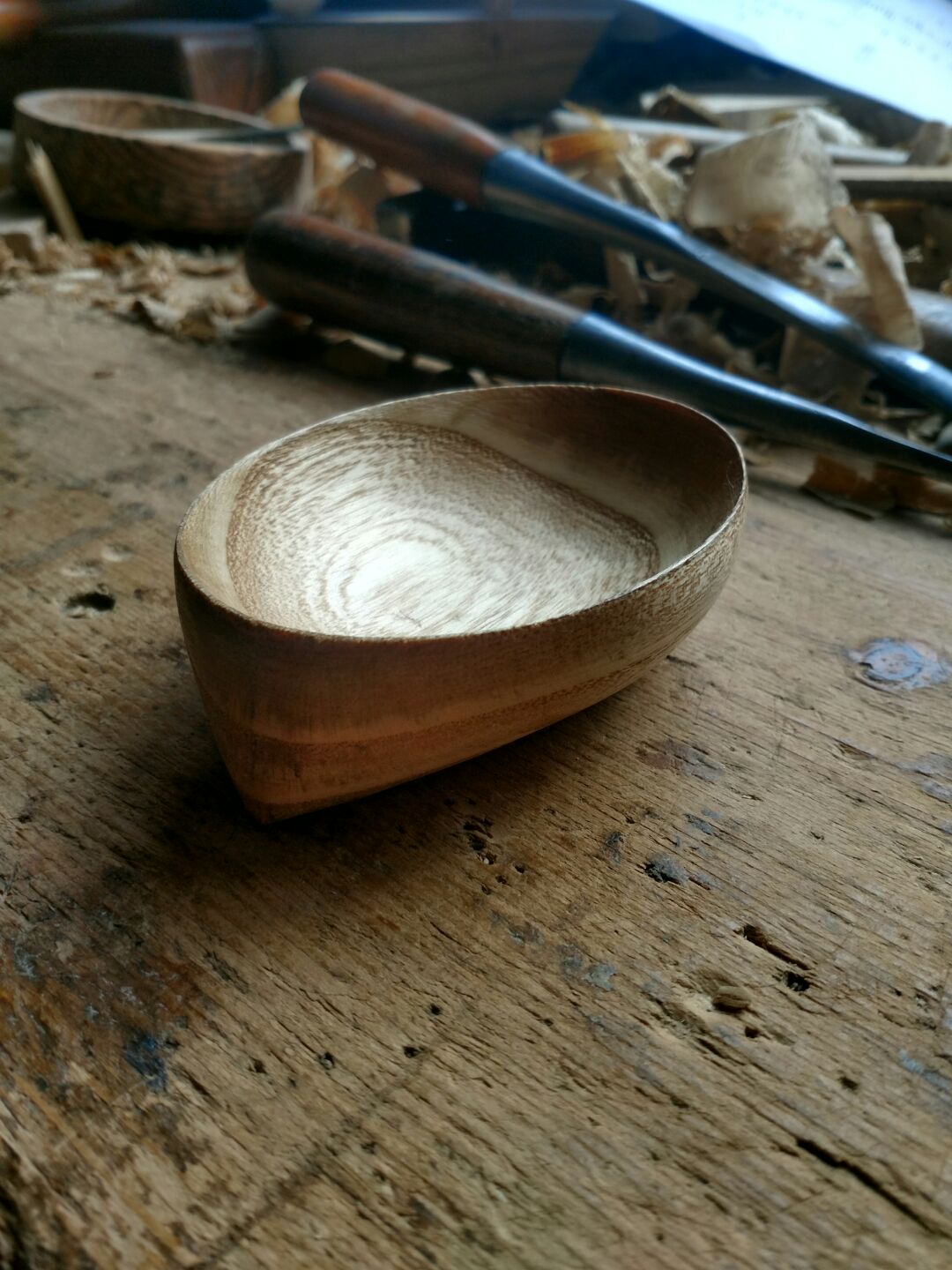 突发奇想做了个粽子形状的木碗 也有人说是小船形状