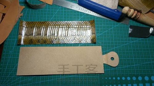 镶嵌蛇皮驾驶证套 第6步