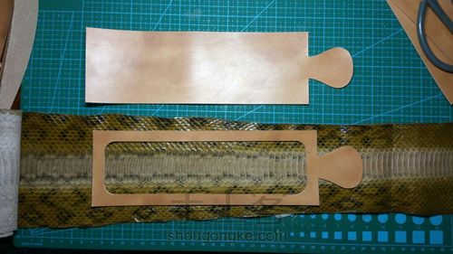 镶嵌蛇皮驾驶证套 第8步