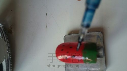 西瓜美甲 第5步