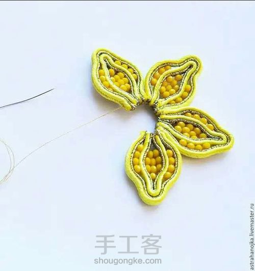用绳子蛇腹线soutache编一朵太阳🌸 第3步