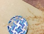 做用特殊的彩色瓷泥，用简单易学又容易出效果的方法做一个专属于你的盘子