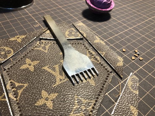 一枚花足球的诞生——缝制最后两片学会藏针法 第8步