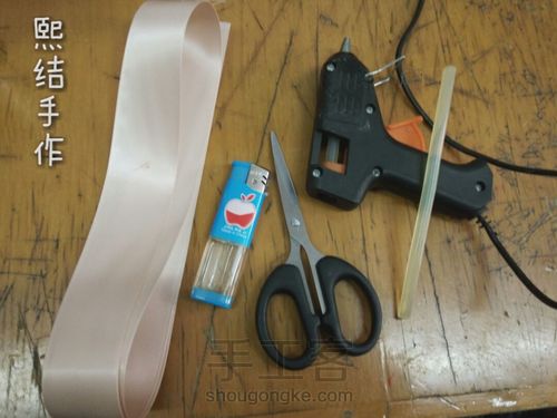 手捧花之丝带玫瑰 第1步