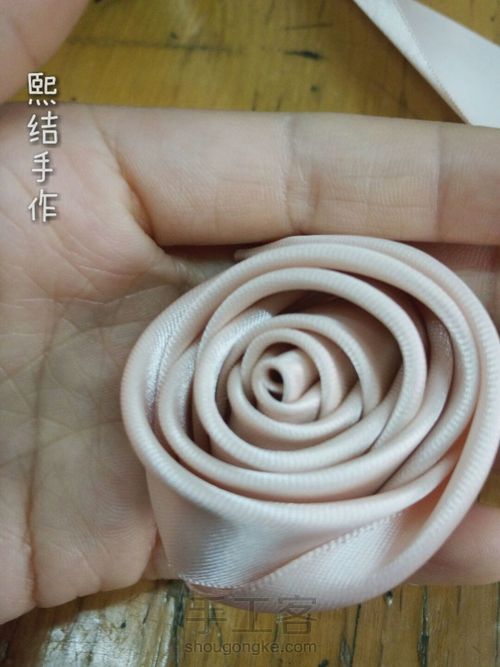 手捧花之丝带玫瑰 第10步