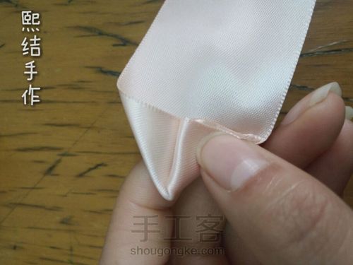 手捧花之丝带玫瑰 第5步