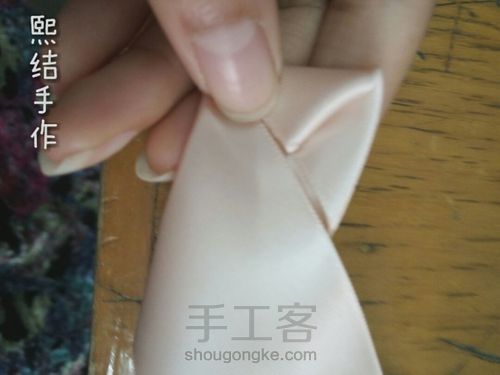 手捧花之丝带玫瑰 第6步