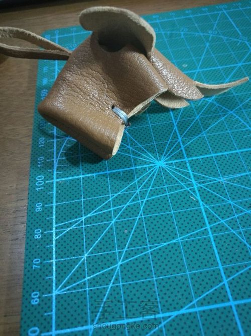 皮革小件可爱萌物皮革小象简单制作教程 第8步
