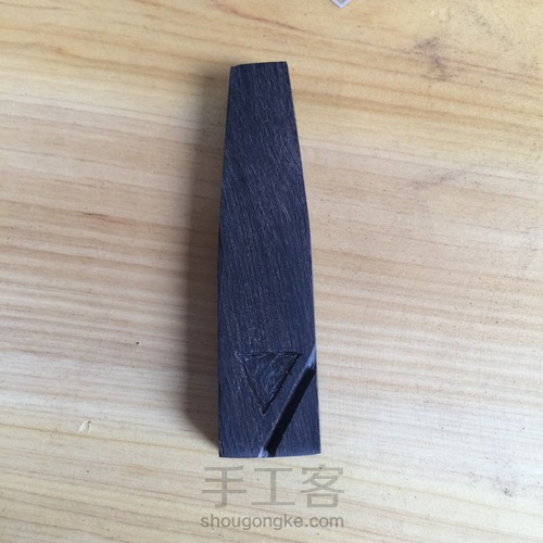 嵌入字母吊坠 第5步