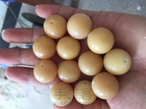 曾氏雕刻——风化菩提根南瓜手串 第3步